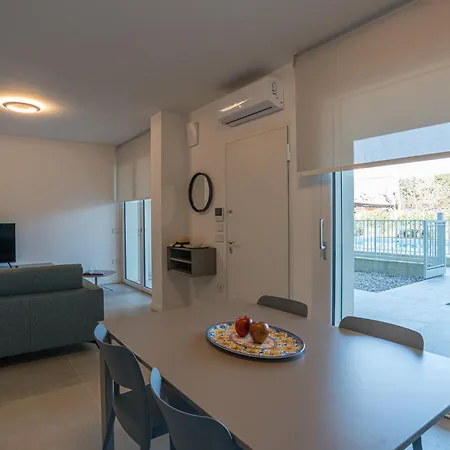 Guesthost - Flat 100m From With Swimming Pool Appartement