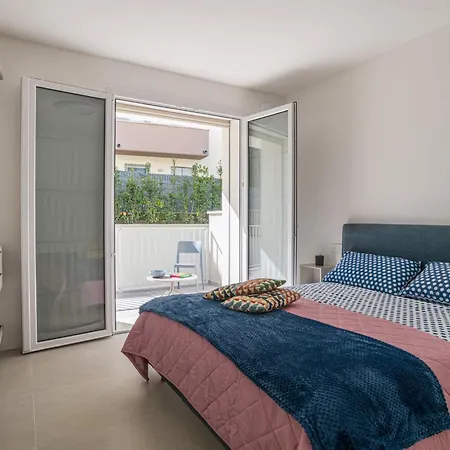 Guesthost - Flat 100m From With Swimming Pool Peschiera del Garda