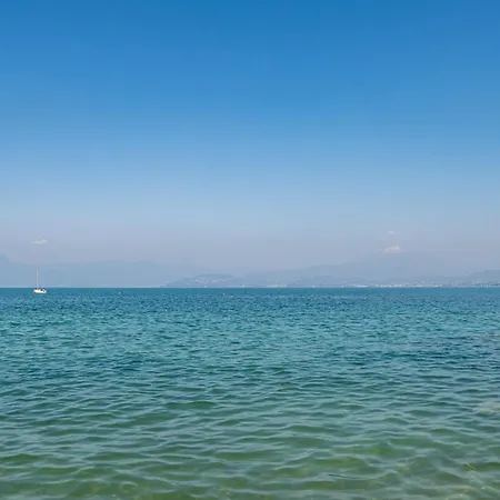 Guesthost - Flat 100m From With Swimming Pool Peschiera del Garda