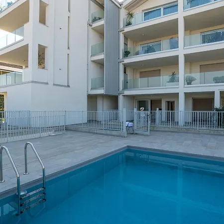Guesthost - Flat 100m From With Swimming Pool *