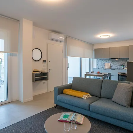 アパート Guesthost - Flat 100m From With Swimming Pool